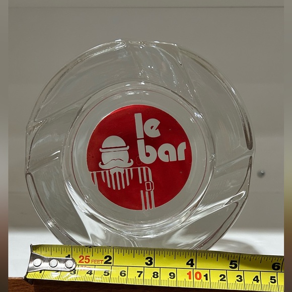 Le Bar Glass Ashtray 4 Slots Man Moustache Hat Red 90’s Clubbing Collectable VNT - Picture 3 of 4
